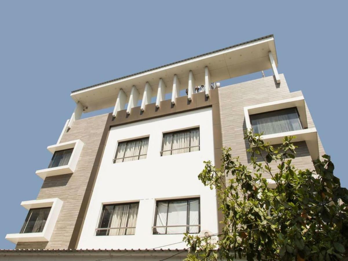 אויאיין Hotel Maheshwari Avenue מראה חיצוני תמונה