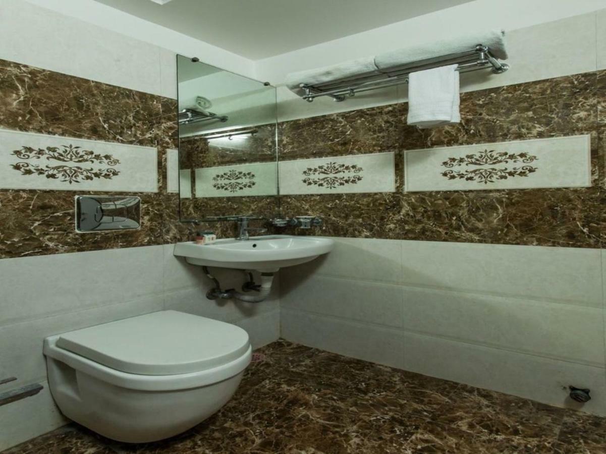 אויאיין Hotel Maheshwari Avenue מראה חיצוני תמונה