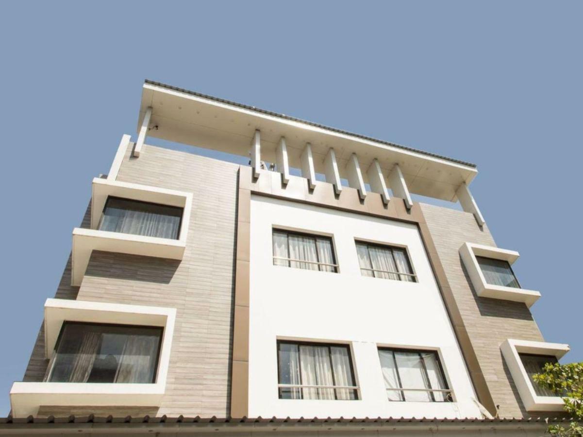 אויאיין Hotel Maheshwari Avenue מראה חיצוני תמונה
