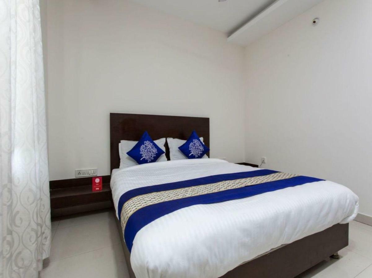 אויאיין Hotel Maheshwari Avenue מראה חיצוני תמונה
